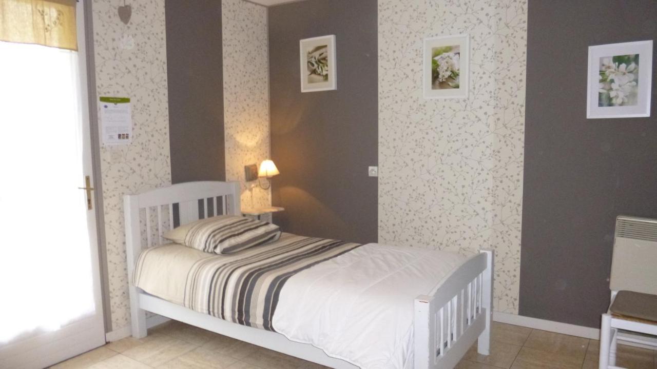 Bed and Breakfast Les Garennes Favières Exterior foto